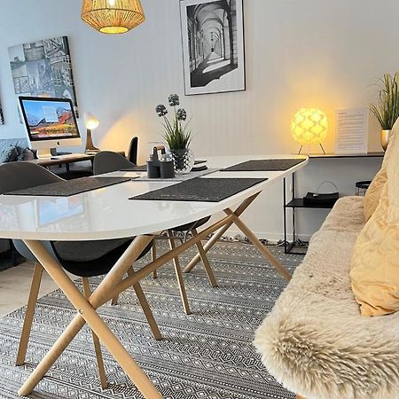 Living At Saarpartments -Adultsonly- 2 Bedrooms, Kitchen- Business & Holiday Apartments For Long- And Short Term Stay, 3 Min To Train-Station, Secure E-Bike Parking! Saarbrücken Eksteriør bilde